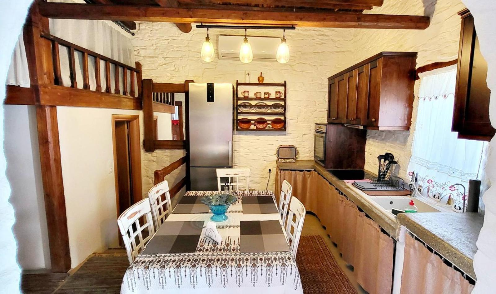 Ferienhaus Mannashouse Émbonas